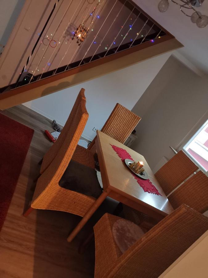 Privates Zimmer In Ruhiger Lage Heidenheim-Steinheim Am Albuch Exteriör bild