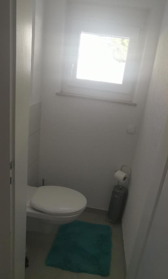 Privates Zimmer In Ruhiger Lage Heidenheim-Steinheim Am Albuch Exteriör bild